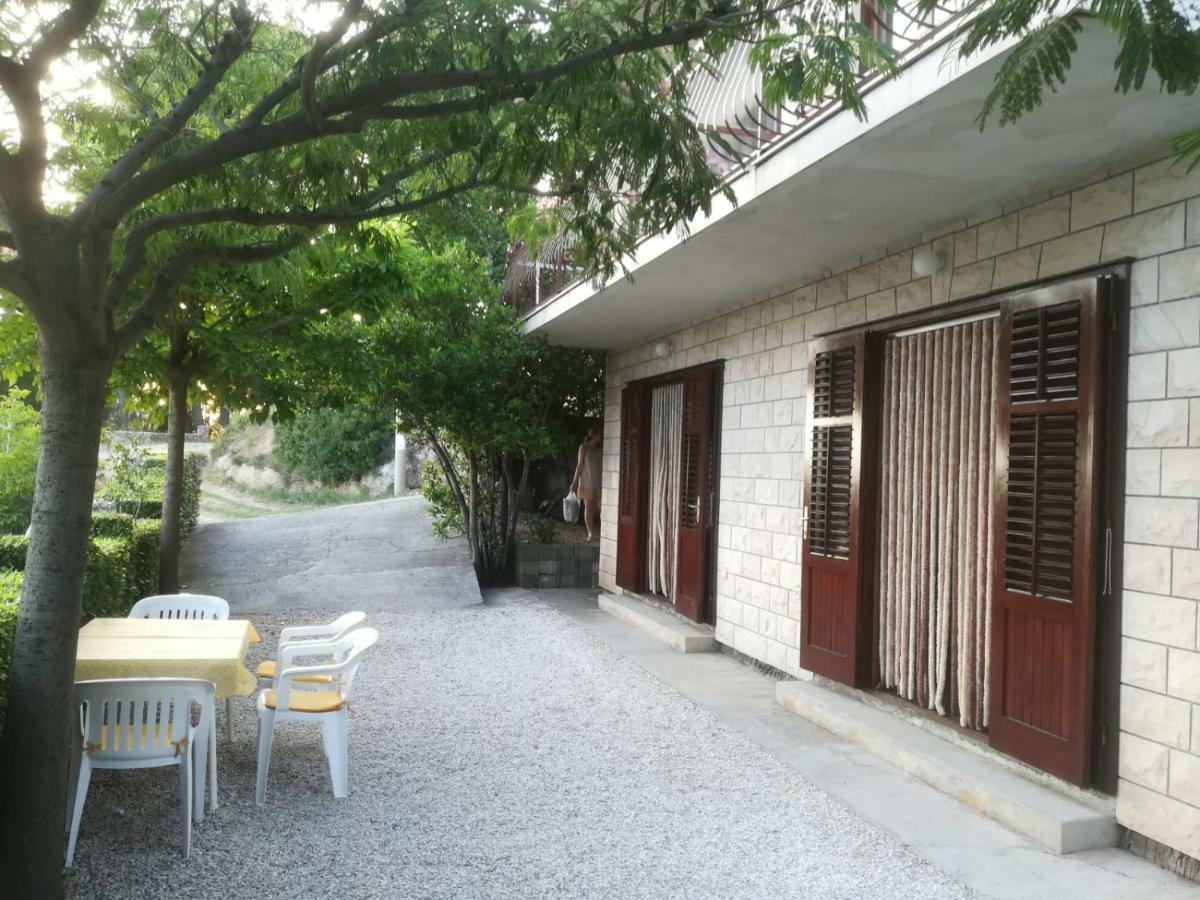 Apartmani Ujdur Omiš Exterior foto