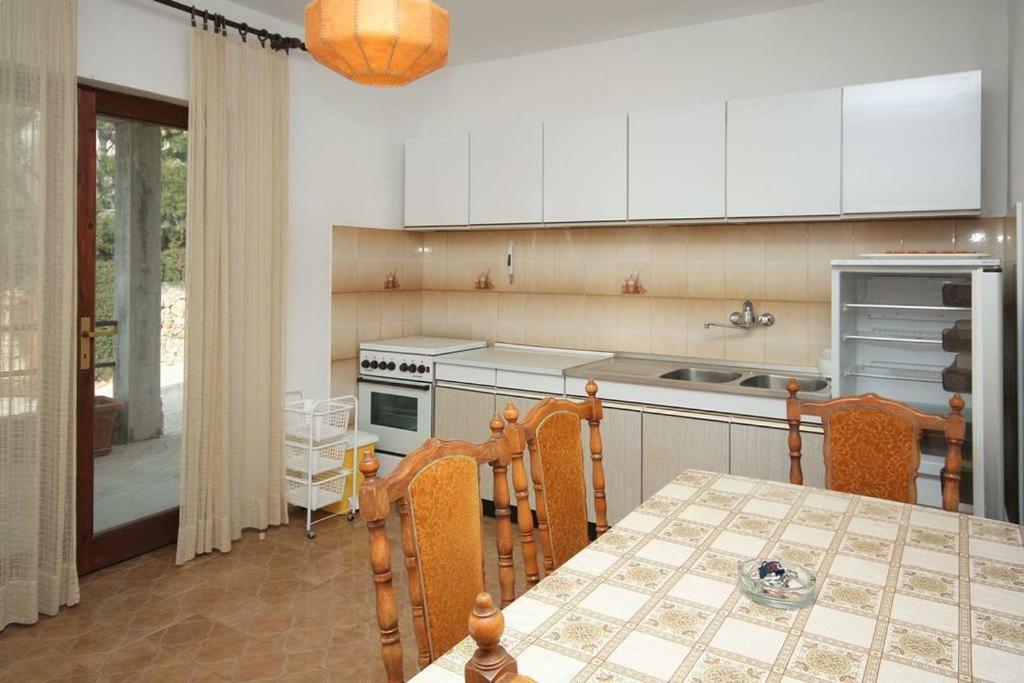 Apartmani Ujdur Omiš Exterior foto